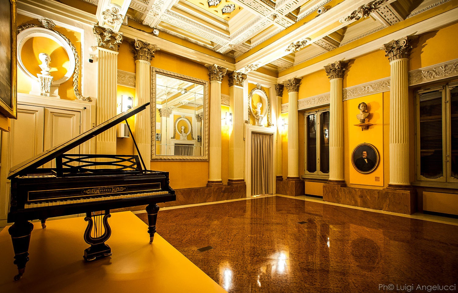 Sala storica con pianoforte
